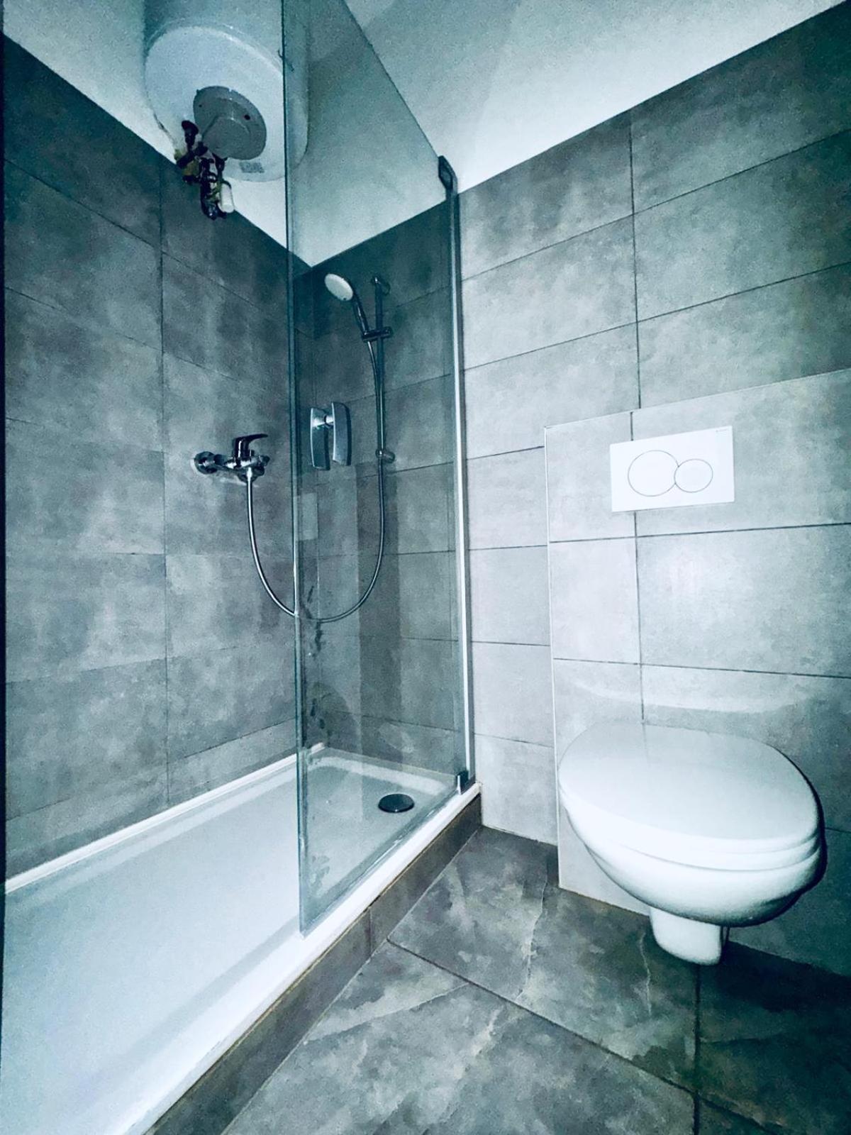 Stylih & Spacious Close To Augarten Park Apartment Wien