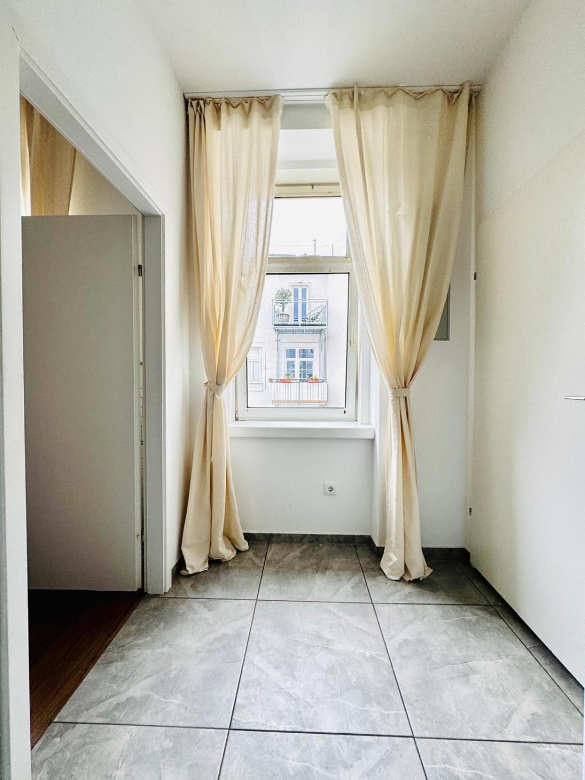 Apartment Stylih & Spacious Close To Augarten Park